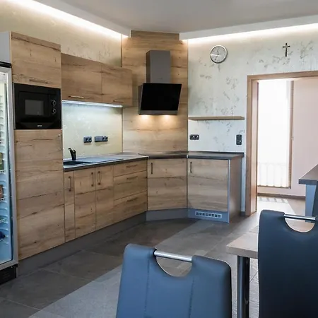 Konukevi 2 Sklepy 3*